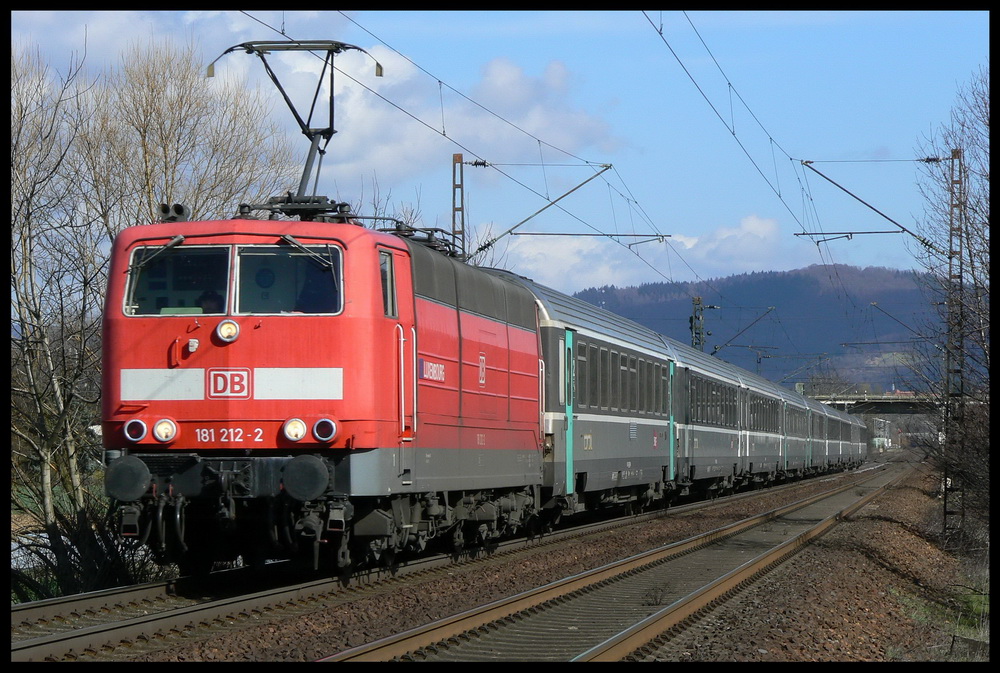 Bei Ltzelsachsen ist 181 212 mit EC 54 unterwegs (04.03.2007)