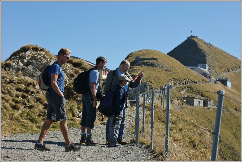 Beim Bahnbildertreffen auf dem Brienzer Rothorn gibt es f�r Gross und Klein viel zu sehen,staunen und zu lernen. Bahnbildertreffen 01.10.2011 
(Daniel,Heinz,Olli und Andreas)
