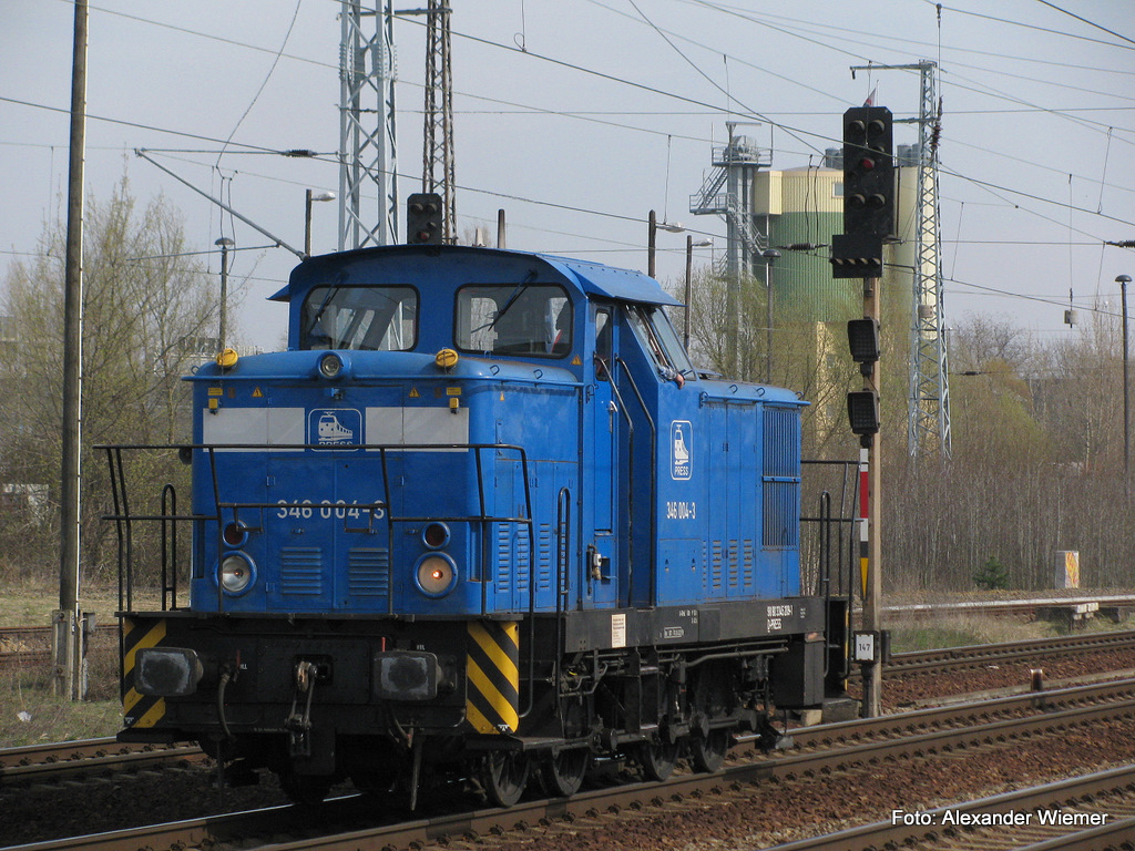 Beim umfahren um ihren Bauzug in Berlin Schnefeld Flughafen habe ich 364 004-3 am 08.04. erwischt.
