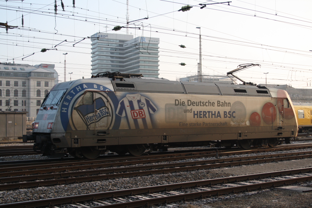 Beim verlassen des Hauptbahnhof Mnchen in Richtung Betriebswerk 1. Am 06.03.2011.
