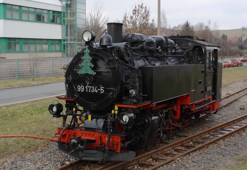 Bereits zum 2. mal fand im oberen Abschnitt der Weieritztalbahn am 1. Advent Fahrbetrieb statt. 99 734 am 26.11.11 im Bahnhof Obercarsdorf. 
