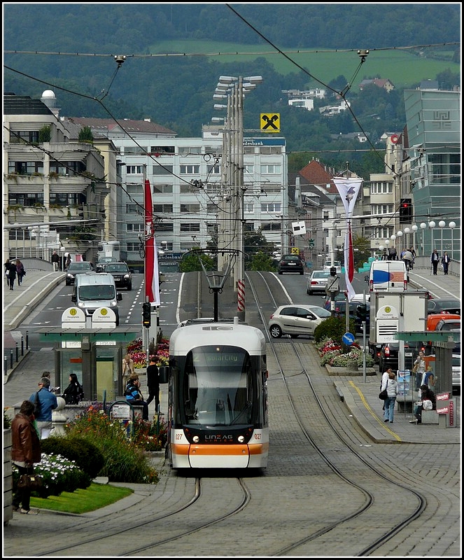 Berg- und Talfahrt der Straenbahn am Hauptplatz in Linz. 14.09.2010 (Jeanny)