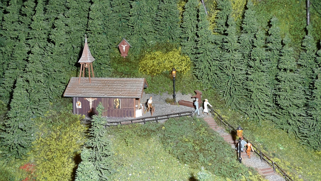 Bergkapelle auf der Schwarzwald-Modellbahn, 3.10.11 