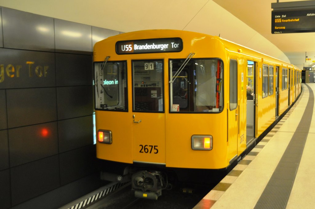 BERLIN, 07.09.2010, U55 von Brandenburger Tor nach Hauptbahnhof