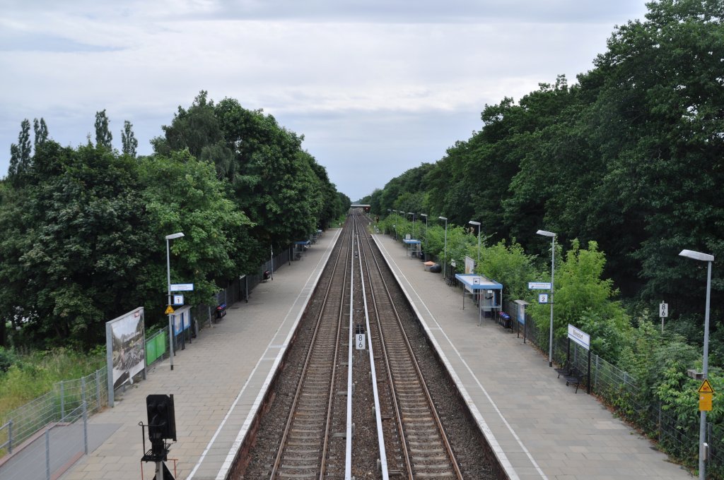 BERLIN, 18.07.2010, S-Bahnhof Biesdorf (S-Bahnlinie S5)