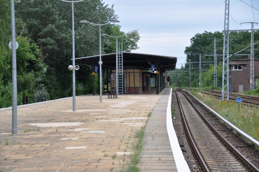 BERLIN, 18.07.2010, S-Bahnhof Rahnsdorf (S-Bahnlinie S3)