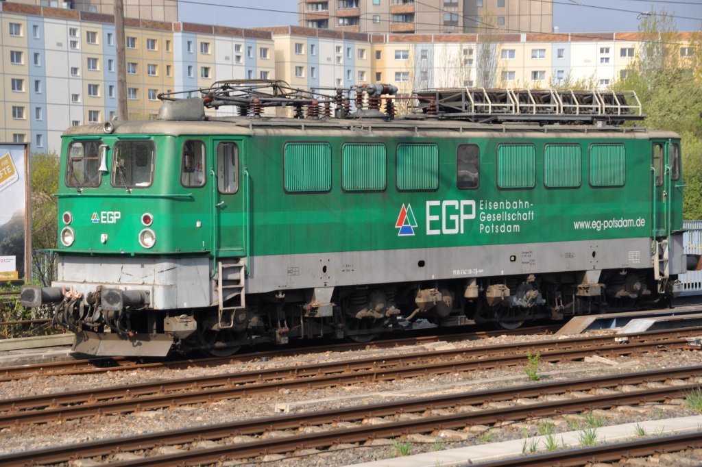 BERLIN, 26.04.2013, unbekannte E-Lok der Eisenbahngesellschaft Potsdam im Güterbahnhof Greifswalder Straße