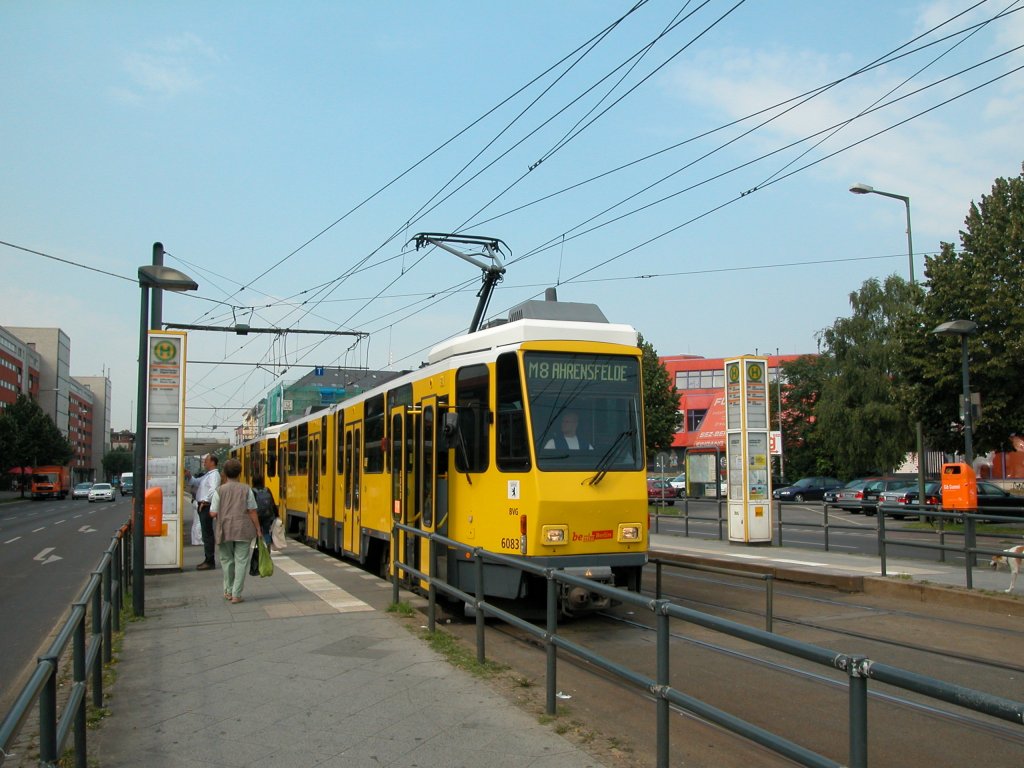 Berlin BVG SL M8 (KT4D 6083) Friedrichshain, Landsberger Allee / Petersburger Straße am 26. Juli 2012.