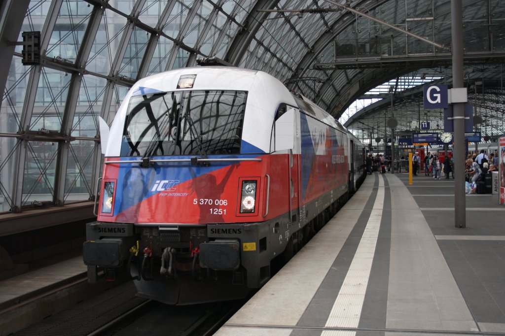 Berlin Hbf am 11.08.2012: 370 006 CZE 