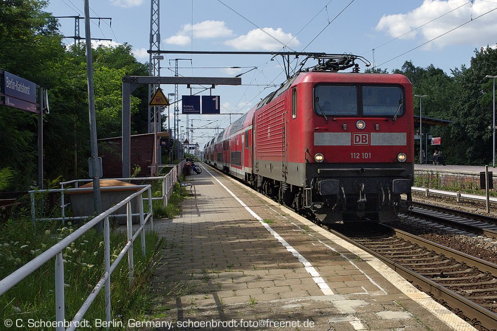 Berlin Karlshorst, DB E-Lok 112 101 mit RE1 nach Eisenhttenstadt, 14:13, 02.08.2011
