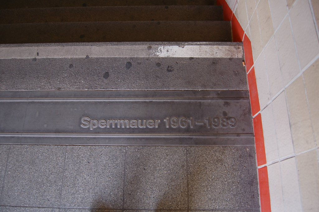 Berlin Nordbahnhof. Hier verlief von 1961 bis 1989 die Sperrmauer direkt durch den Bahnhof. 08.08.2012