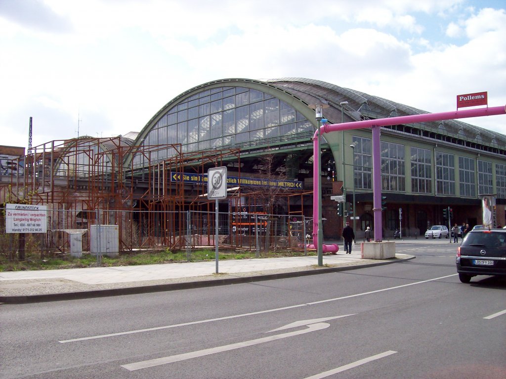 Berlin Ostbahnhof, Blick auf Bahnhofshallen von Nordosten (16.04.2010)