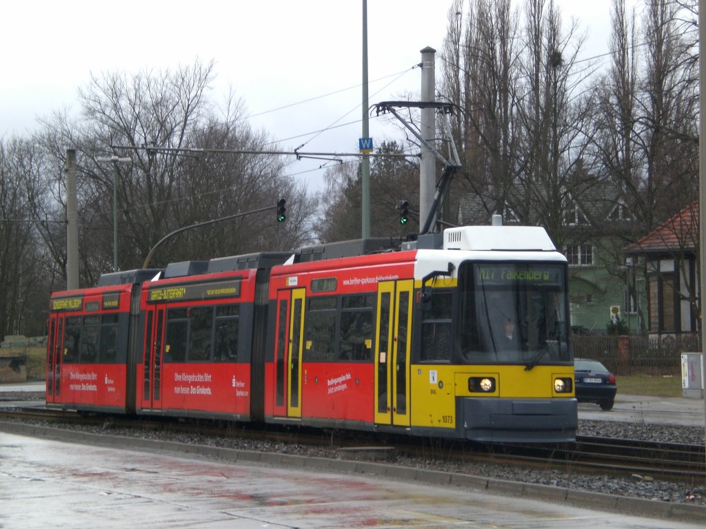 Berlin: Stra�enbahnlinie M17 nach Falkenberg an der Haltestelle Hohensch�nhausen Gehrenseestra�e.(14.3.2010)
