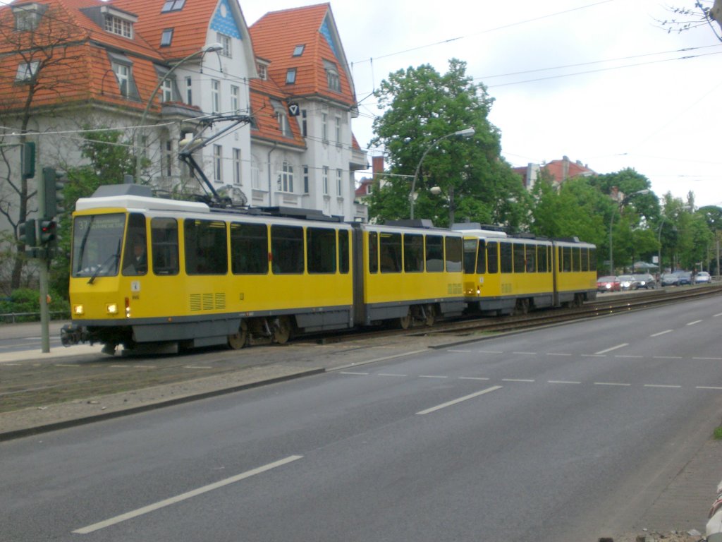 Berlin: Straenbahnlinie M17 nach Falkenberg am S-Bahnhof Schneweide.(14.5.2010)