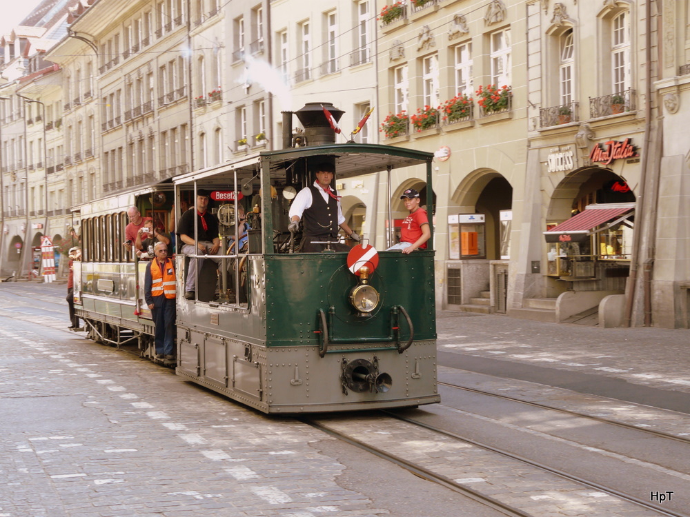 Bern - Dampftram G 3/3 12 mit Beiwagen C 31 in Zentrum von Bern im Pendledienst zischen der City Bern und dem neuen Tram Depot an der Bolligenstrasse aunlsslich eines Tages der ffen Tr am Sonntag 11.09.2011