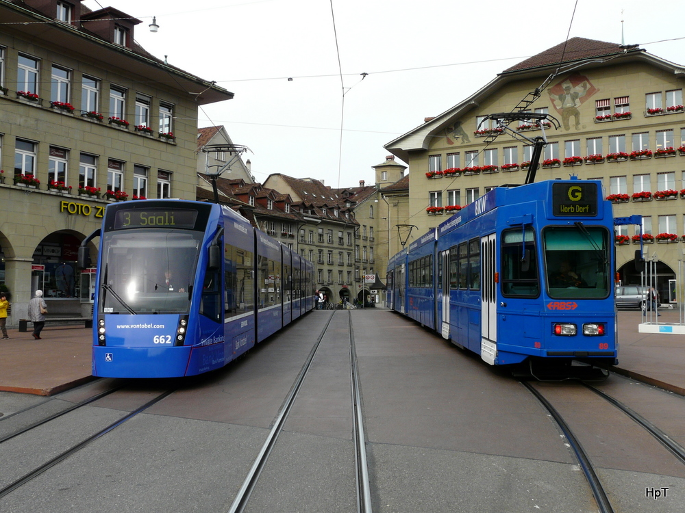 Bern mobil + RBS - Tram Be 6/8 662 mit Triebwagen Be 4/10 89 in der Stadt Bern am 22.10.2010 