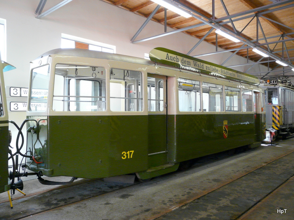 Bern mobil / Trammmuseum Bern - Wagen B 317 abgestellt im Trammuseum Bern am  11.09.2011