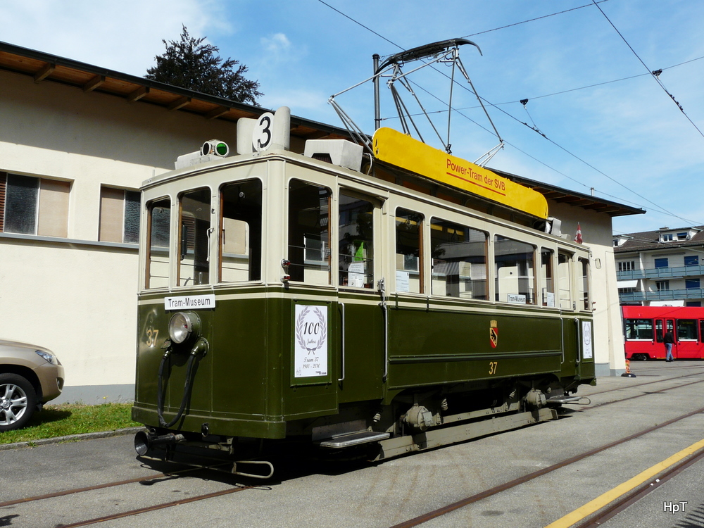 Bern mobil / Trammmuseum Bern - Tram Be 2/2 37 abgestellt neben dem Trammuseum Bern am  11.09.2011