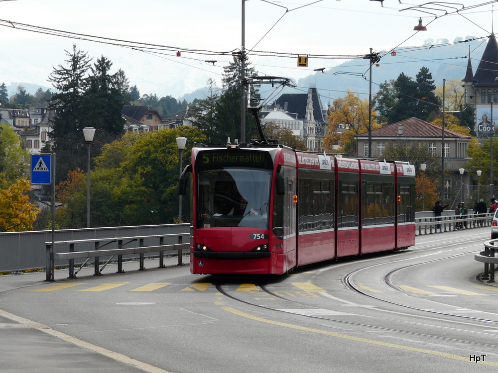Bern mobil - Be 4/6 754 unterwegs auf der Linie 5 in Bern am 22.10.2010
