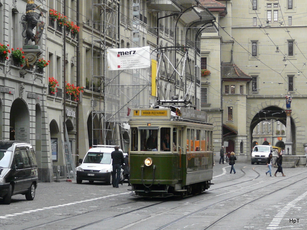 bern mobil - Oldtimer Triebwagen Be 4/4 647 auf Extrafahrt in der Stadt Bern am 22.10.2010