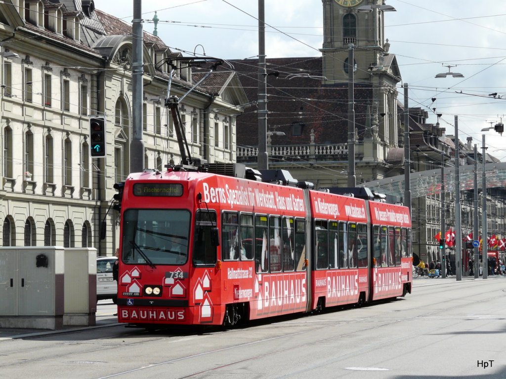 Bern Mobil - Tram Be 4/8 734 unterwegs auf der Linie 5 am 12.05.2010