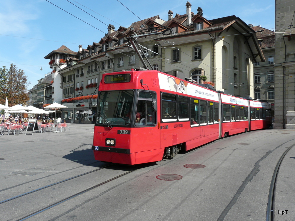 Bern mobil - Tram Be 4/8  739 unterwegs auf der Linie 7 in Bern am 11.09.2011