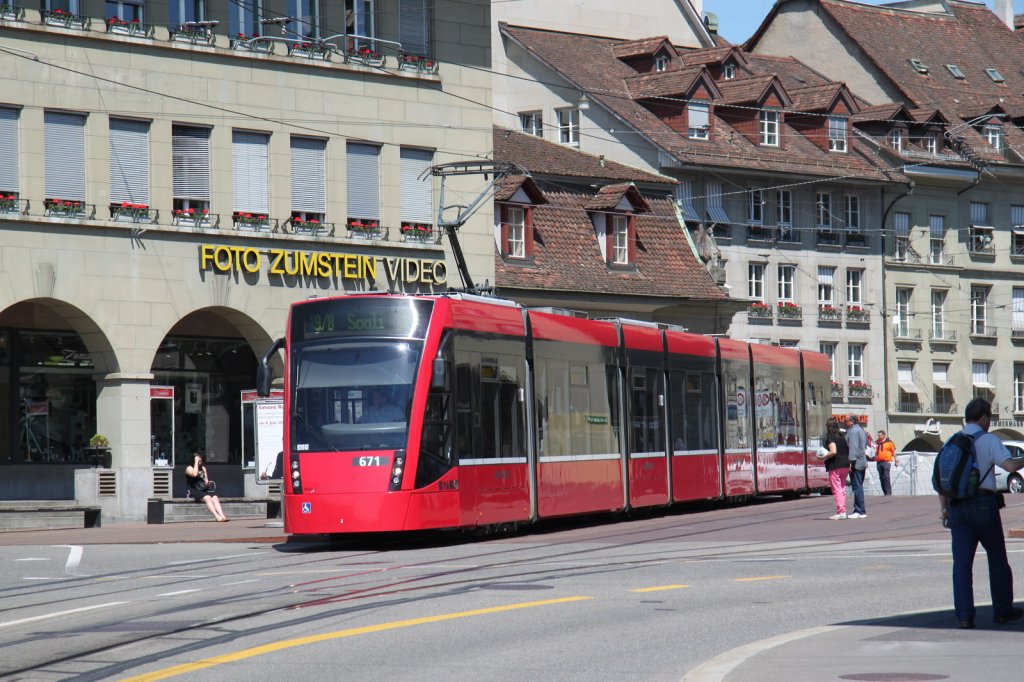 Bern Mobil,Tram Combino XL von Siemens Nr.671 beim Casino in Bern.07.06.13