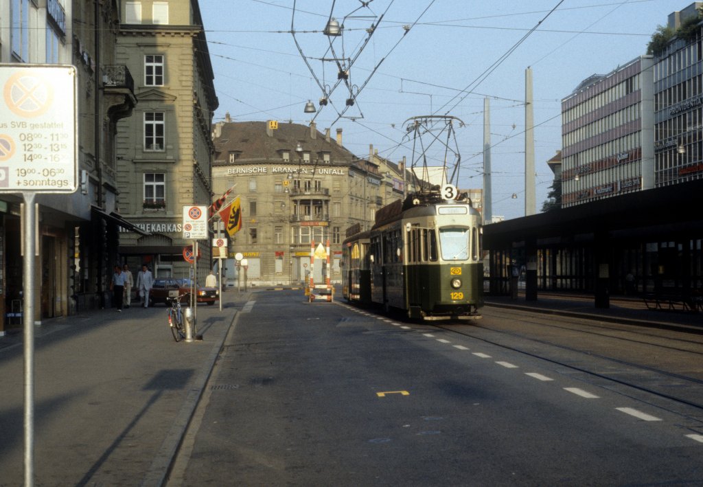 Bern SVB Tram 3 (Be 4/4 129) Bubenbergplatz im Juli 1983. 