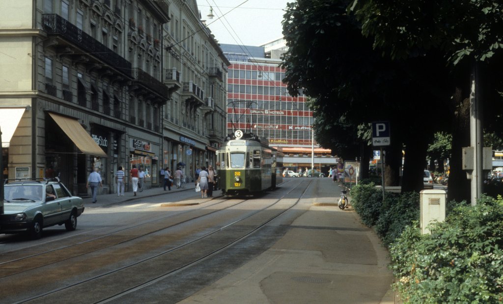 Bern SVB Tram 3 (Be 4/4 127) Hirschengraben im Juli 1983.