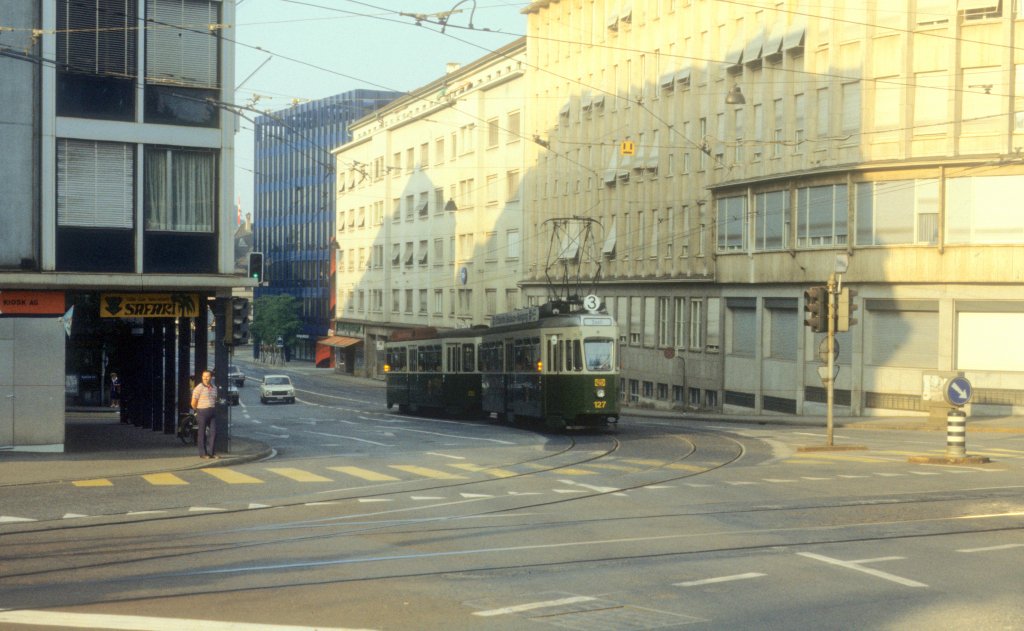 Bern SVB Tram 3 (Be 4/4 127) Belpstrasse / Effingerstrasse im Juli 1983.