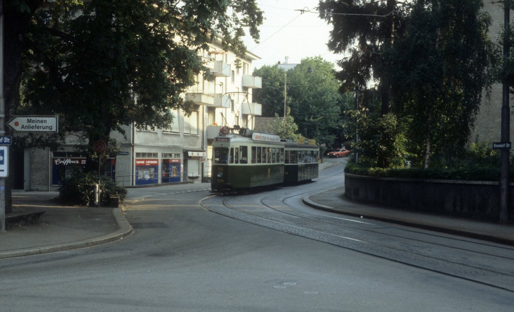 Bern SVB Tram 5 (Be 4/4 109) Brunnmattstrasse / Brunnhofweg im Juli 1983.