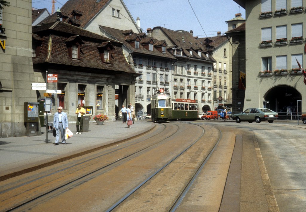 Bern SVB Tram 5 (Be 4/4 115) Casinoplatz im Juli 1983.