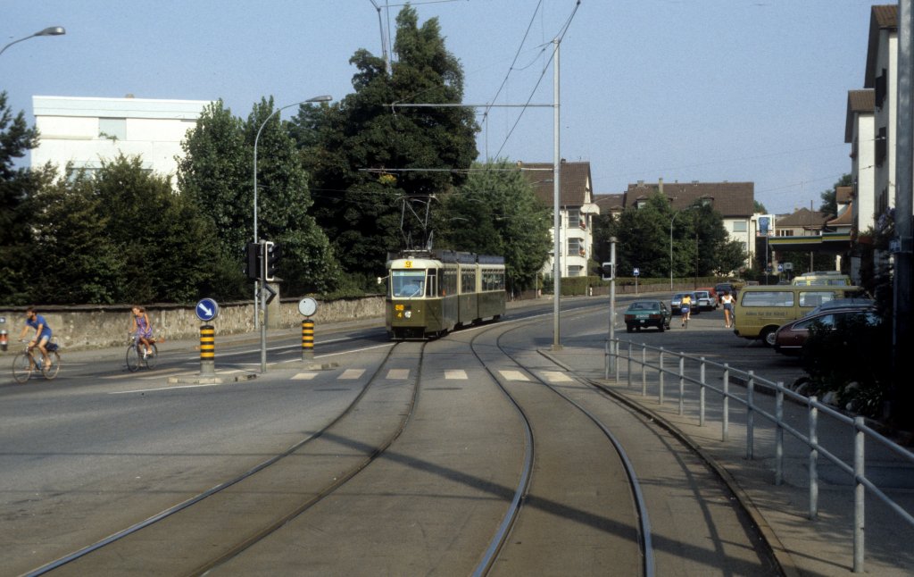 Bern SVB Tram 9 (Be 8/8 4) Seftigenstrasse / Sandrainstrasse im Juli 1983.