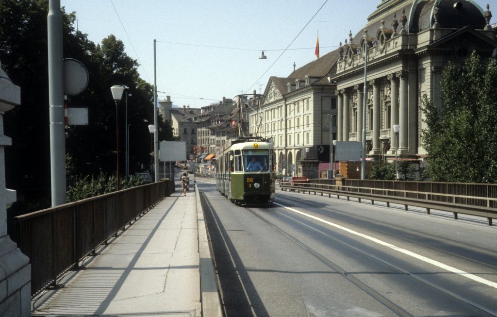 Bern SVB Tram 9 (Be 8/8 3) Kornhausbrcke im Juli 1983.