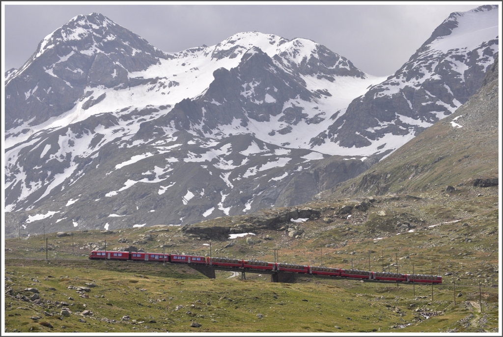 BerninaExpress 951 mit ABe 8/12 3503 auf der oberen Berninabachbrcke. (21.06.2012)