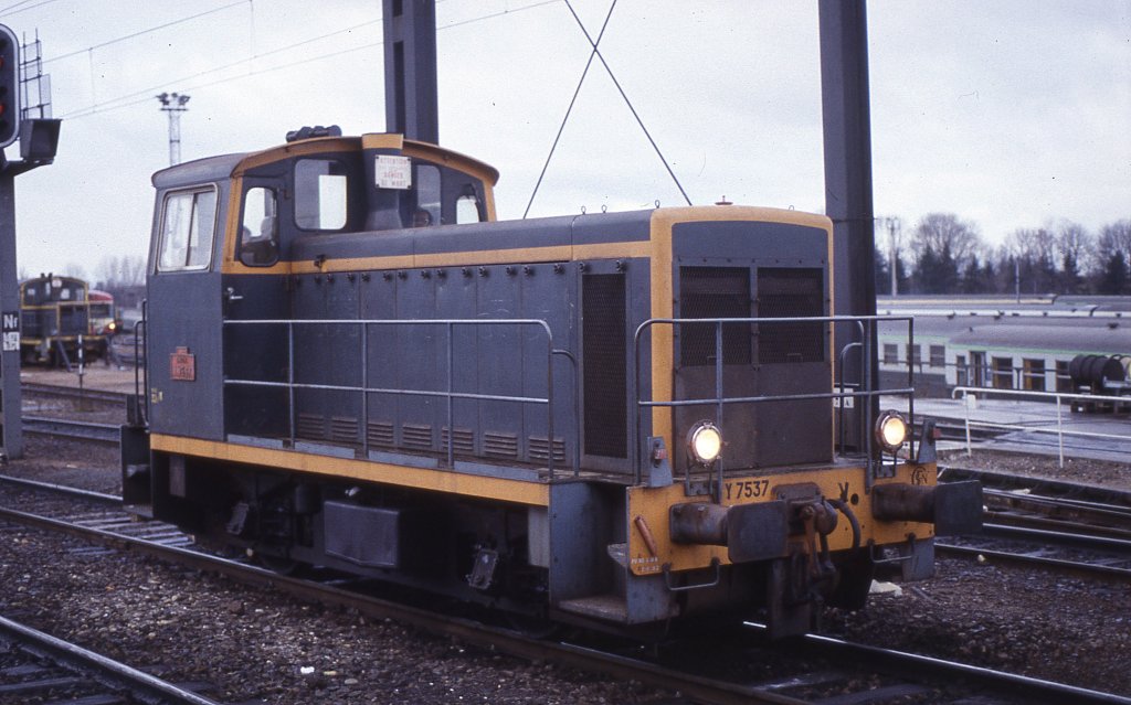 Bestimmt keinen Designerpreis erh�lt die Y7537. Fotografiert im September 1989 in Metz. Scan vom Dia. 