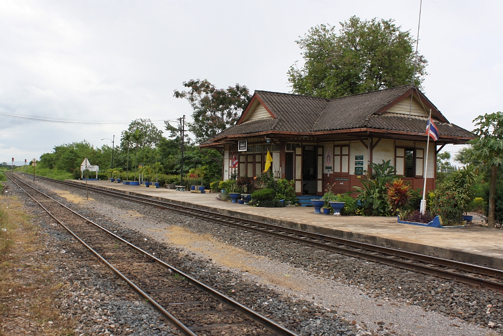 Bf. Ban Dai Mah, Blickrichtung Thanon Chira Junction, am 12.Juni 2011.

