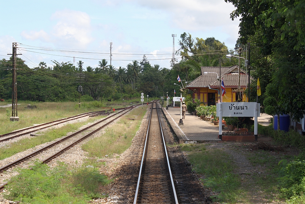Bf. Ban Na, Blickrichtung Ban Thung Pho Jn., am 24.August 2011.