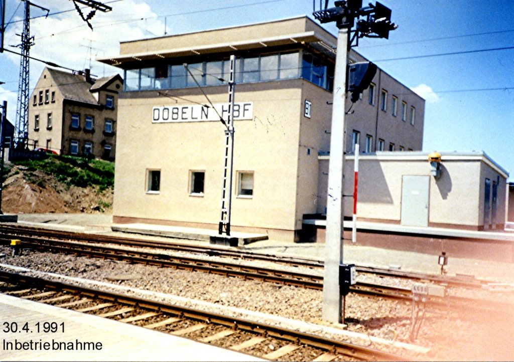 Bf Dbeln Hbf, am 30.4.1991 wurde das Befehlstellwerk (el.mech.) in Betrieb genommen
und ersetzte das krperlich schwierige und beengte alte B 1 (mech.),
Foto am 30.4.1991