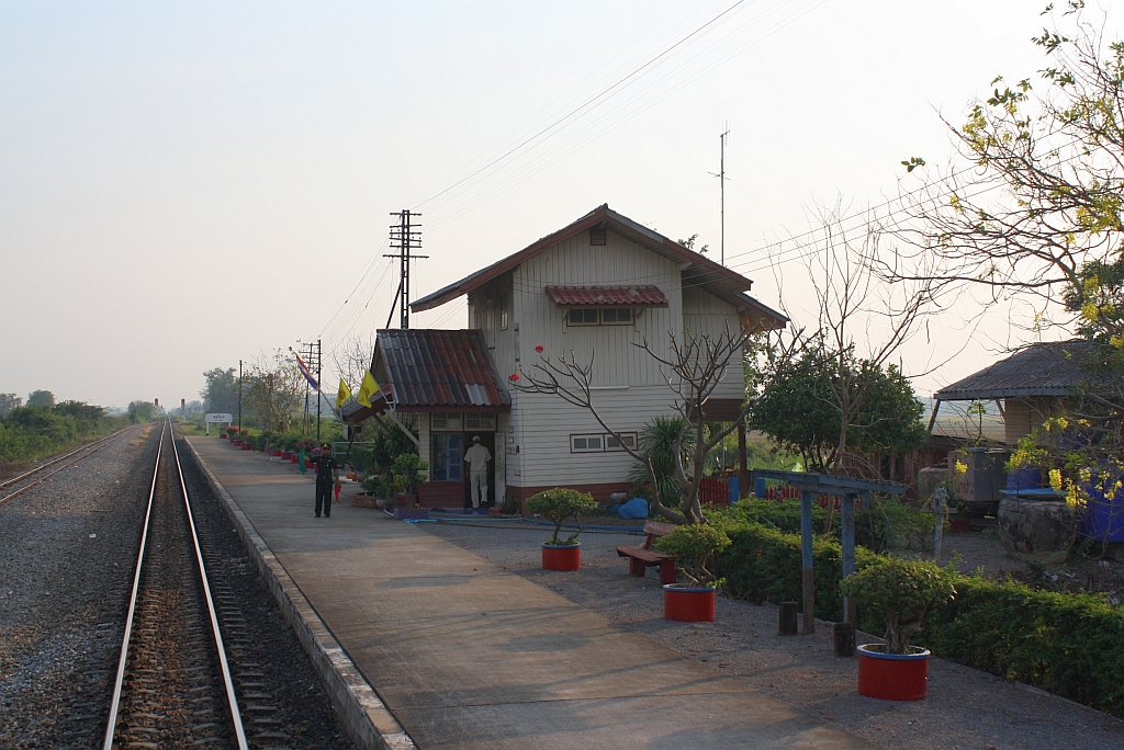 Bf. Ho Krai, Blickrichtung Bangkok, am 13.M�rz 2012. 

