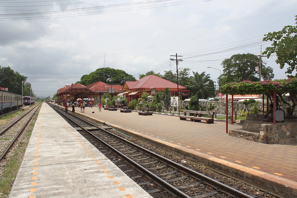 Bf. Hua Hin, Blickrichtung Bangkok, am 03.Juni 2012. 

