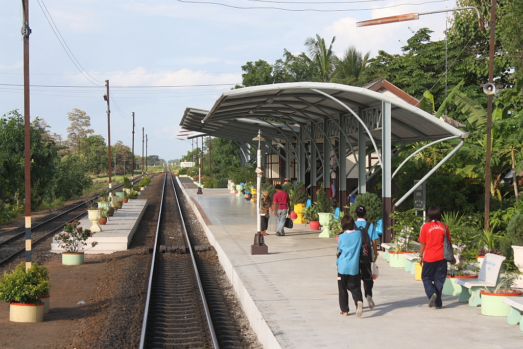 Bf. Huai Thup Than, Blickrichtung Ubon Ratchathani, am 15.Juni 2011.