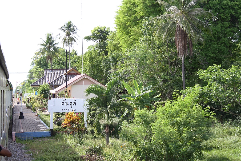 Bf. Kan Thuli, Blickrichtung Nong Pla Duk Junction, am 17.Mai 2013. 

