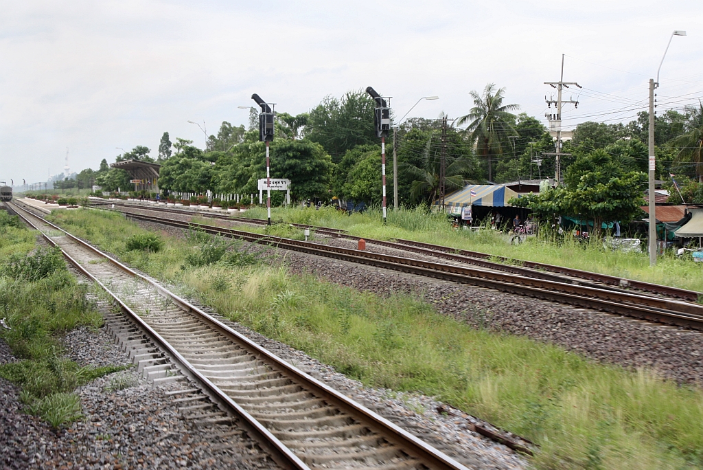 Bf. Khlong Phutsa, Blickrichtung Ayutthaya, am 11.Juni 2011.