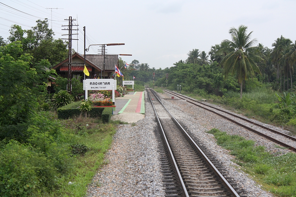 Bf. Khlong Ta Khot, Blickrichtung Bangkok, am 03.Juni 2012.
