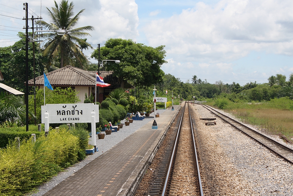 Bf. Lak Chang, Blickrichtung Ban Thung Pho Jn., am 24.August 2011.