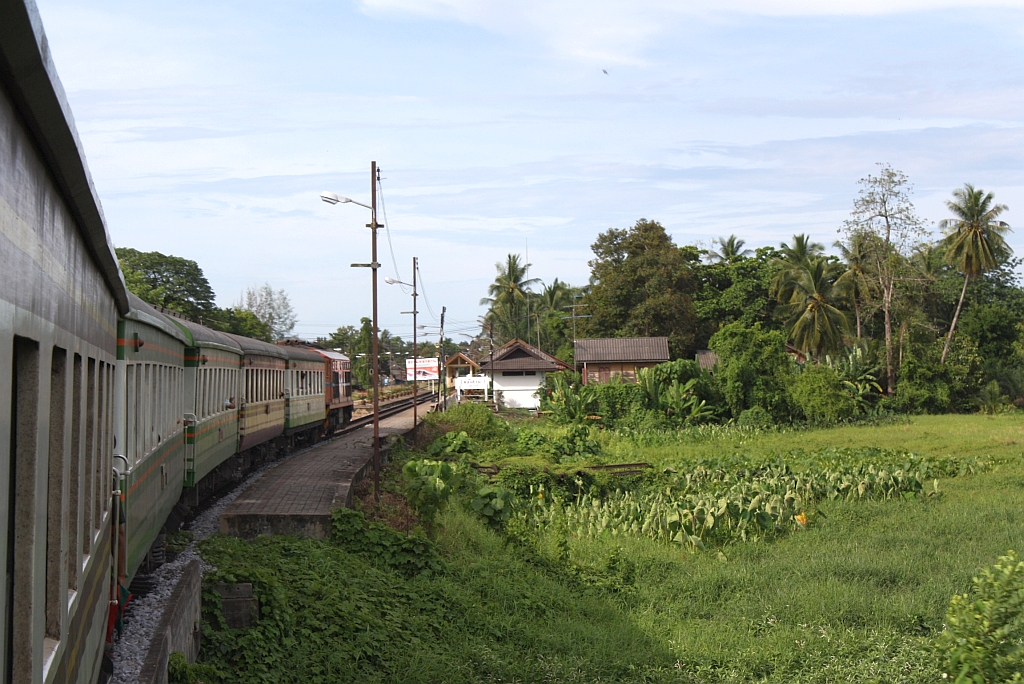 Bf. Lang Suan, Blickrichtung Nong Pla Duk Junction, am 17.Mai 2013. 


