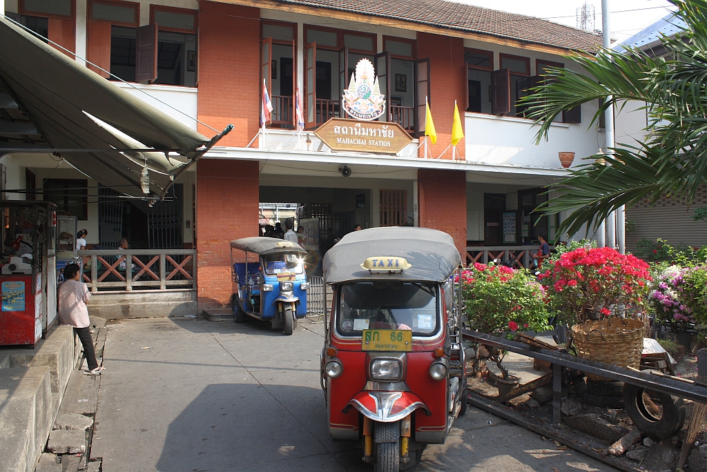 Bf. Mahachai am 27.März 2010 von der Strassenseite gesehen.