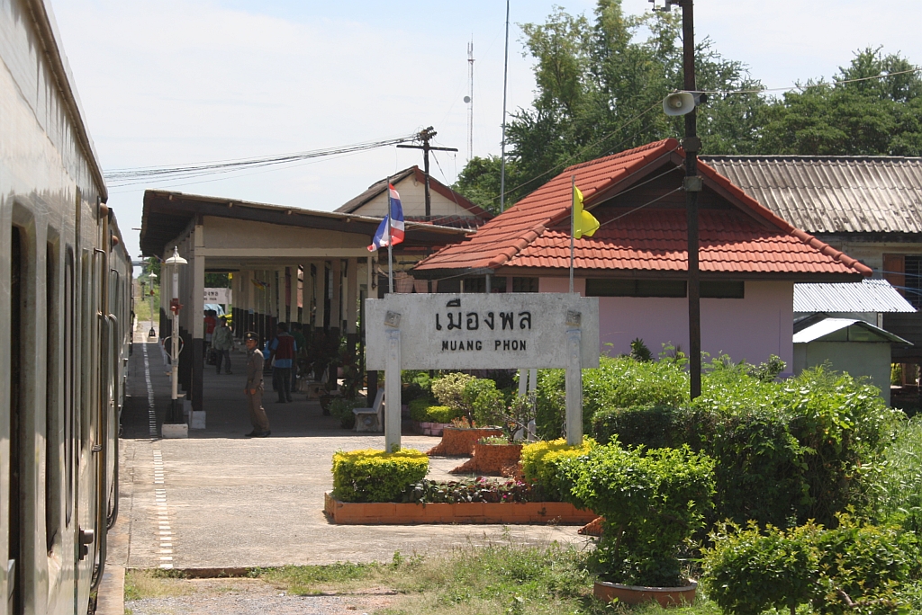 Bf. Muang Phon, Blickrichtung Udon Thani, am 16.Juni 2011.