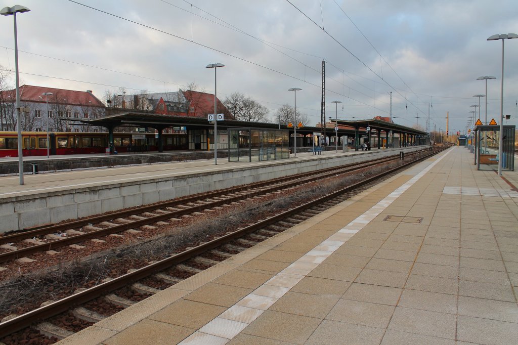 Bf Oranienburg fast menschenleer, Samstagnachmittag am 25.02.2012. 